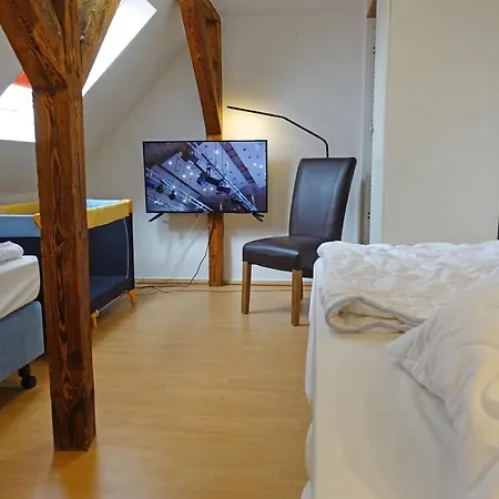 Citynahe Dachgeschosswohnung Fur Preisbewusste In Schwerin Шверін