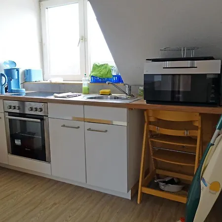 Апартаменти Citynahe Dachgeschosswohnung Fur Preisbewusste In Schwerin *